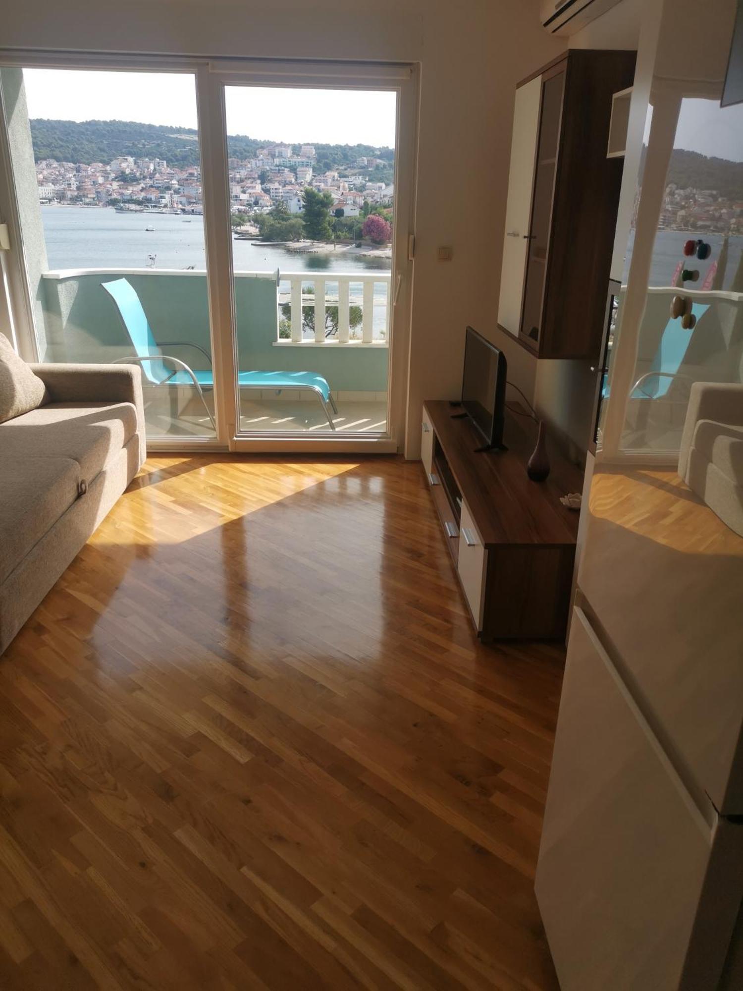 Apartment Croatika On The Beach Trogir Exterior foto