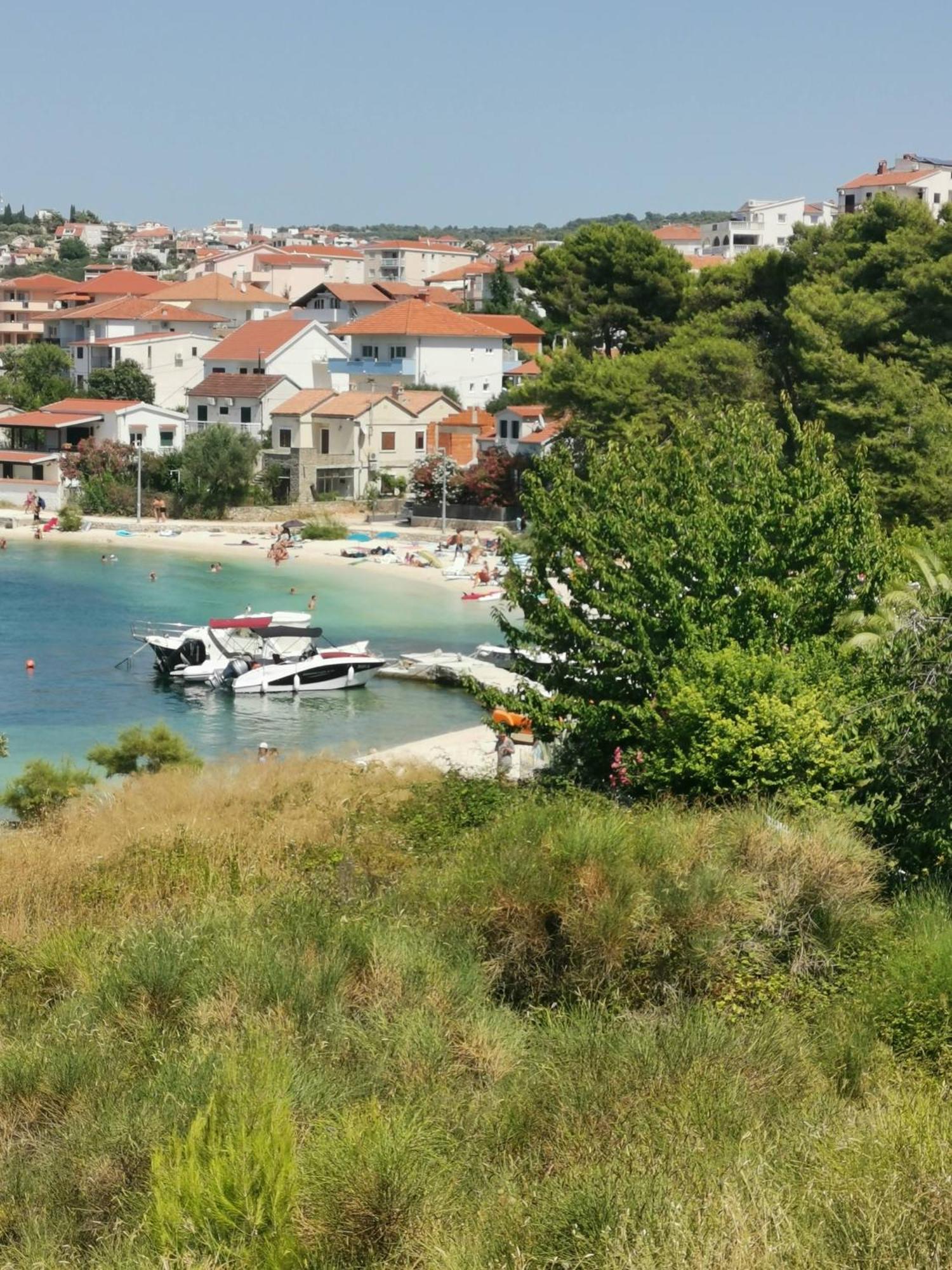 Apartment Croatika On The Beach Trogir Exterior foto